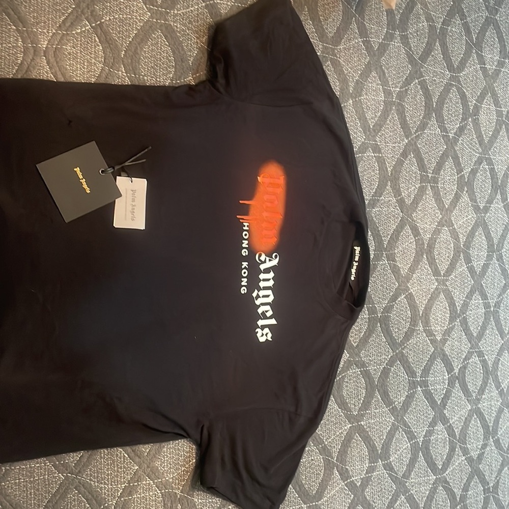 HONG KONG SPRAYED T-SHIRT